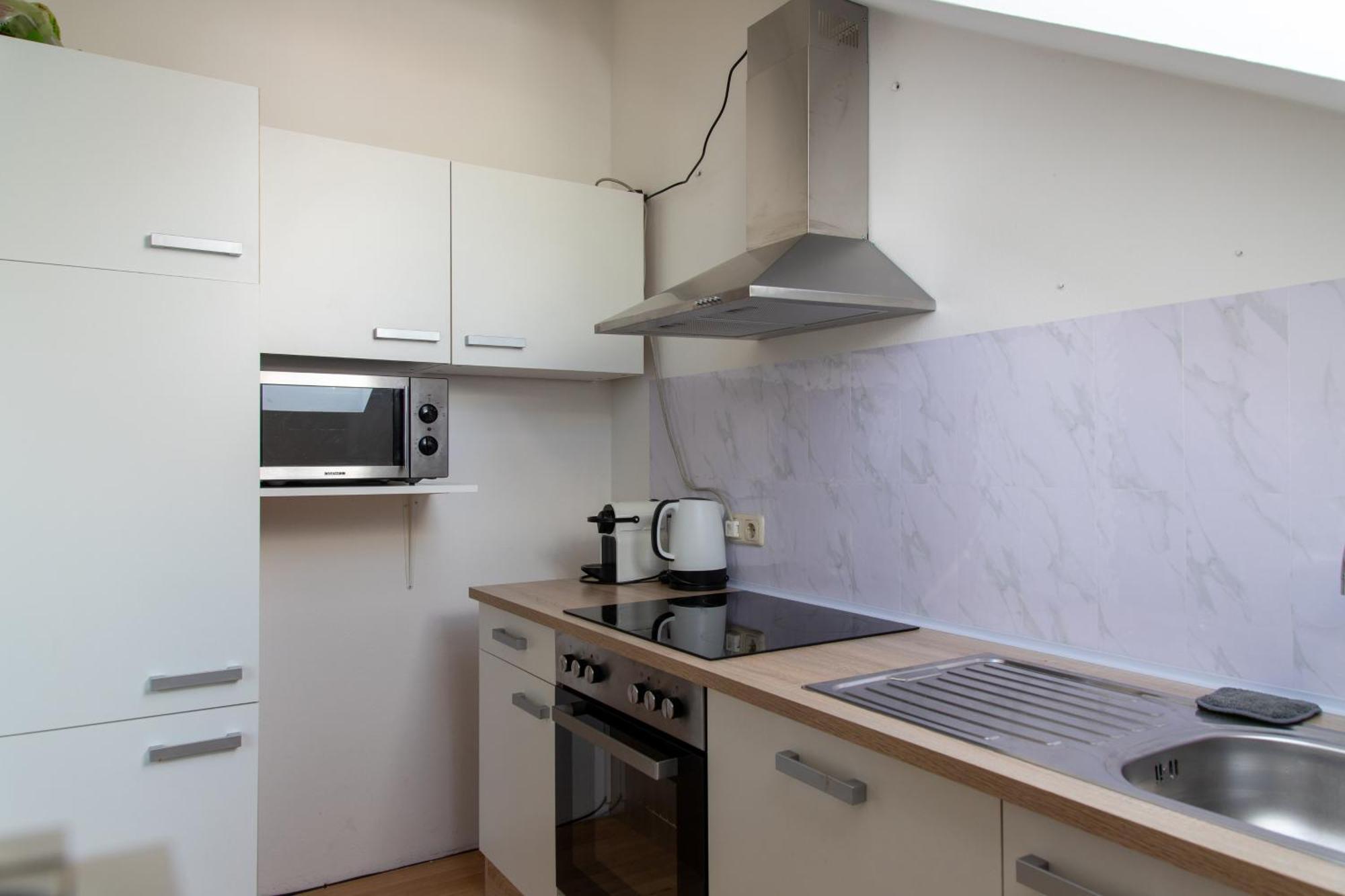 Schoene Wohnung Mit Parkplatz Im Zentrum Von Линц Экстерьер фото